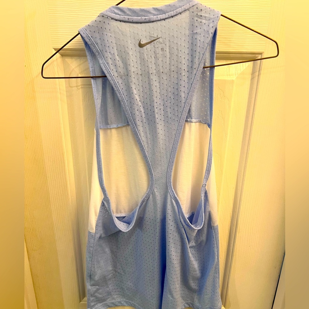 Nike Womens Tank Top Running Tailwind Breathe Dri Fit Racerback Blue White Small
